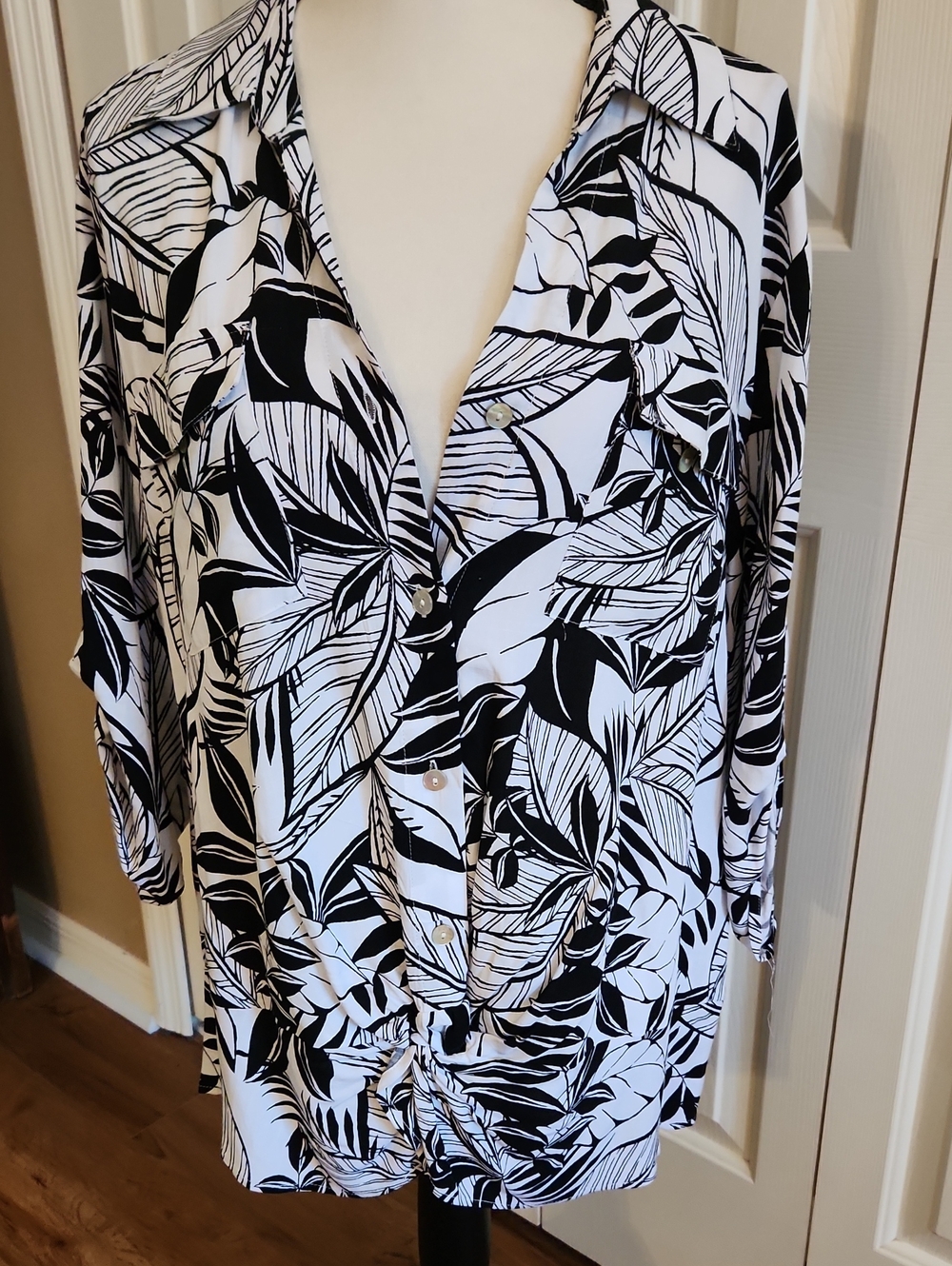 Ruby Rd. Black & White Leaf-Print Button Front Shirt